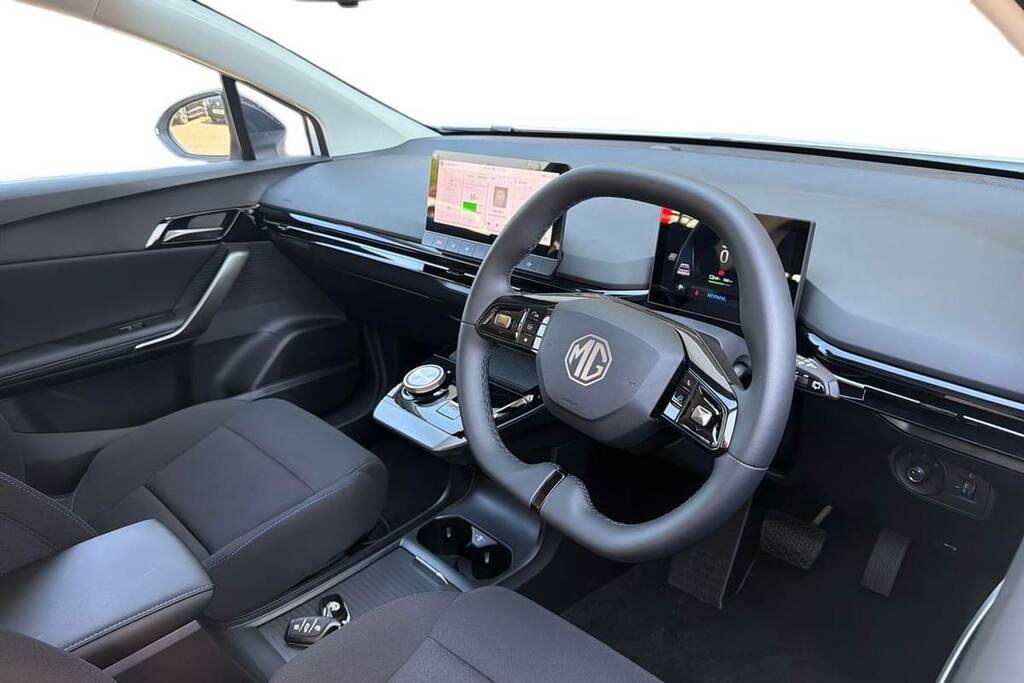MG MG4 150Kw Se Nav Ev Long Range 64Kwh KR26YDL White #4