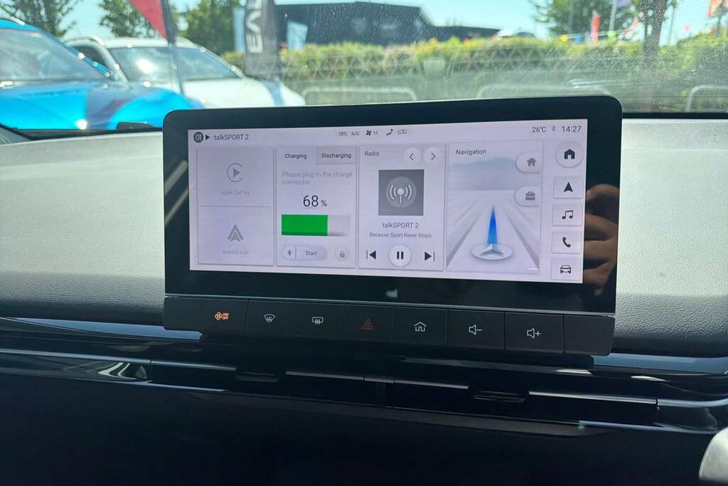 MG MG4 150Kw Se Nav Ev Long Range 64Kwh KR26YDL White #3