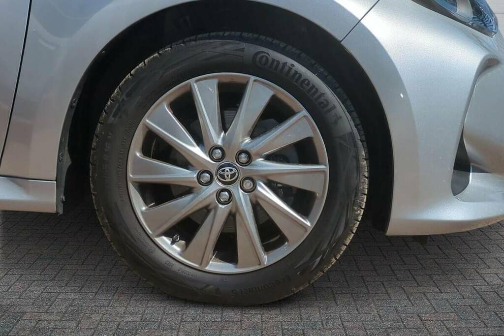Toyota Yaris 1.5 Hybrid Icon Cvt Silver #6