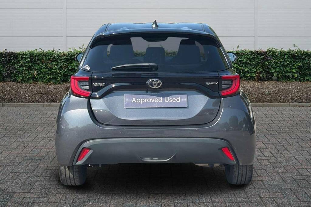 Toyota Yaris 1.5 Hybrid Design Cvt Grey #4
