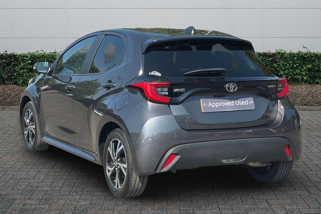Toyota Yaris 1.5 Hybrid Design Cvt Grey #2