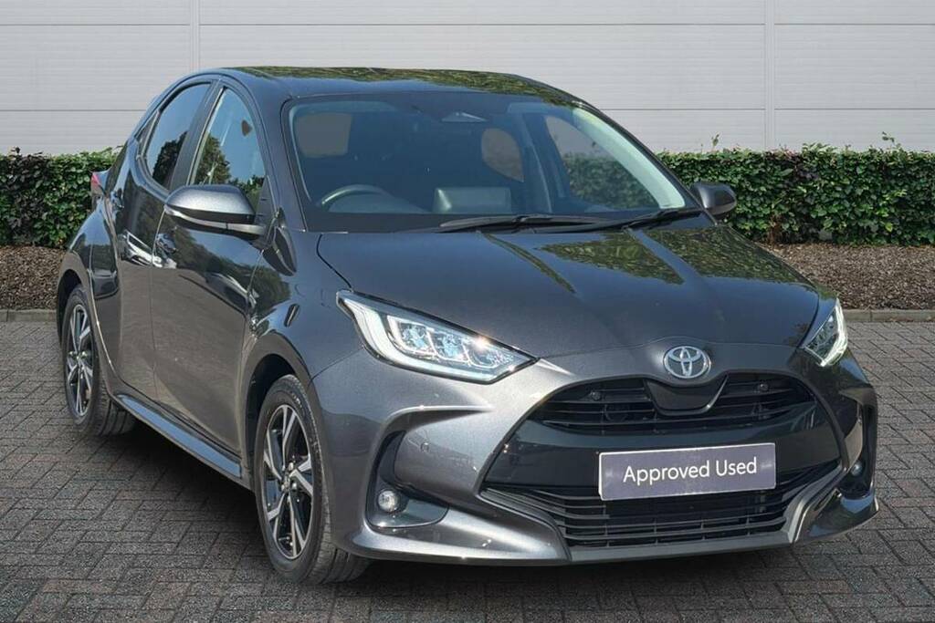 Toyota Yaris 1.5 Hybrid Design Cvt Grey