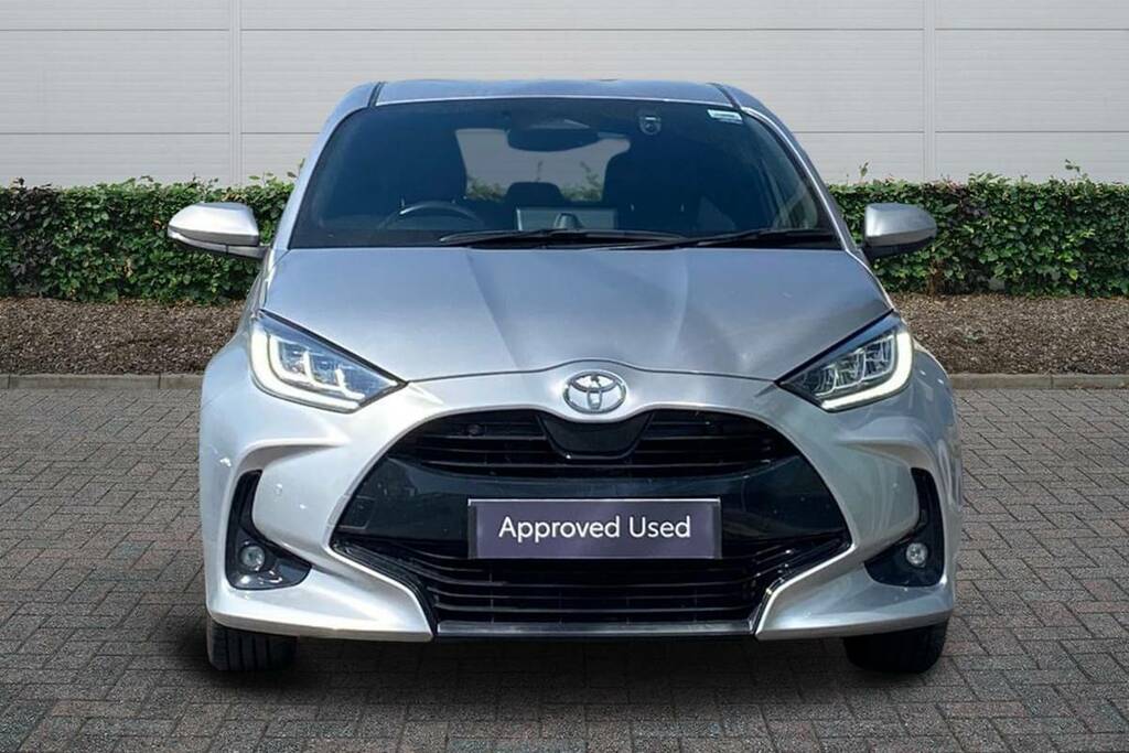Toyota Yaris 1.5 Hybrid Excel Cvt Silver #3