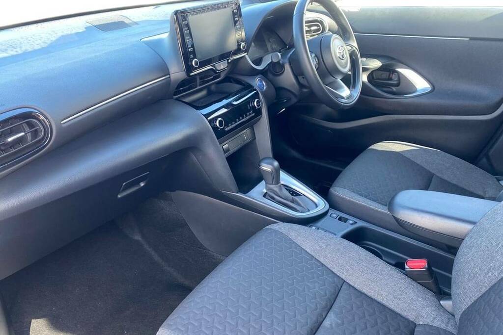 Toyota Yaris Cross 1.5 Vvt-h Excel E-cvt Awd Euro 6 Ss Silver #7