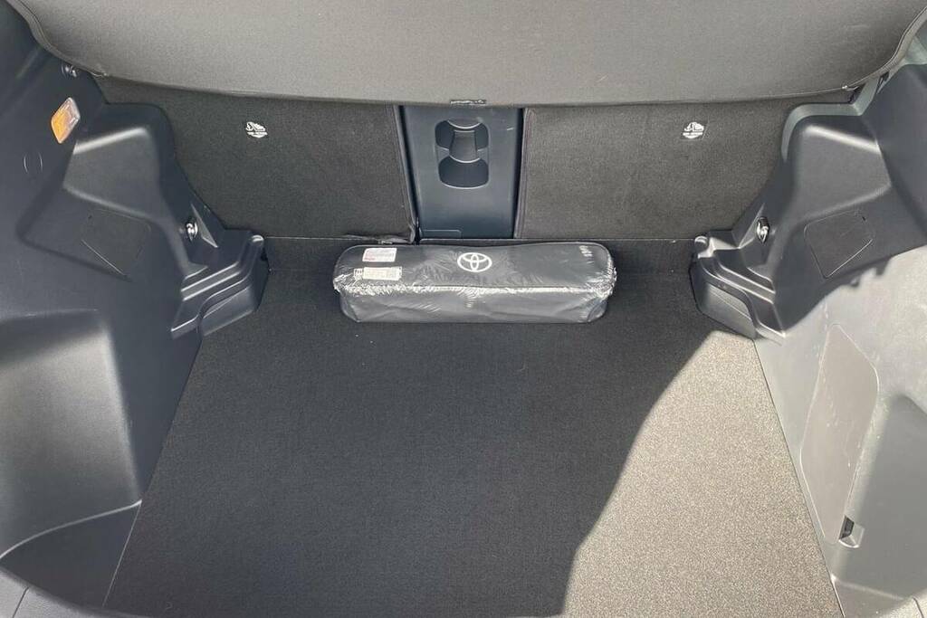 Toyota Yaris Cross 1.5 Vvt-h Excel E-cvt Awd Euro 6 Ss Silver #10