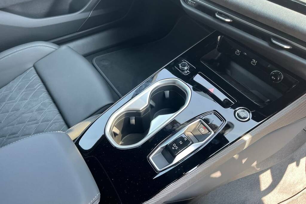 Audi A6 Avant 2.0 E-hybrid Quattro 299 Edition 1 S Tronic Black #6