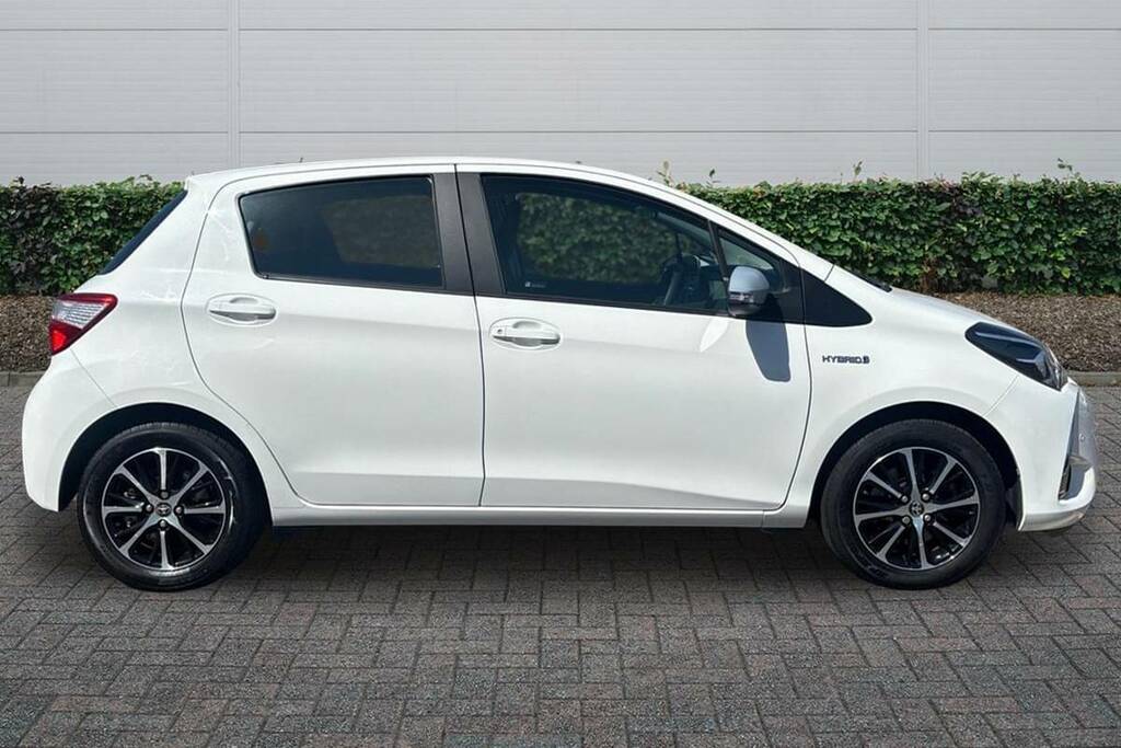 Toyota Yaris 1.5 Hybrid Icon Tech Cvt BX18WGC White #5