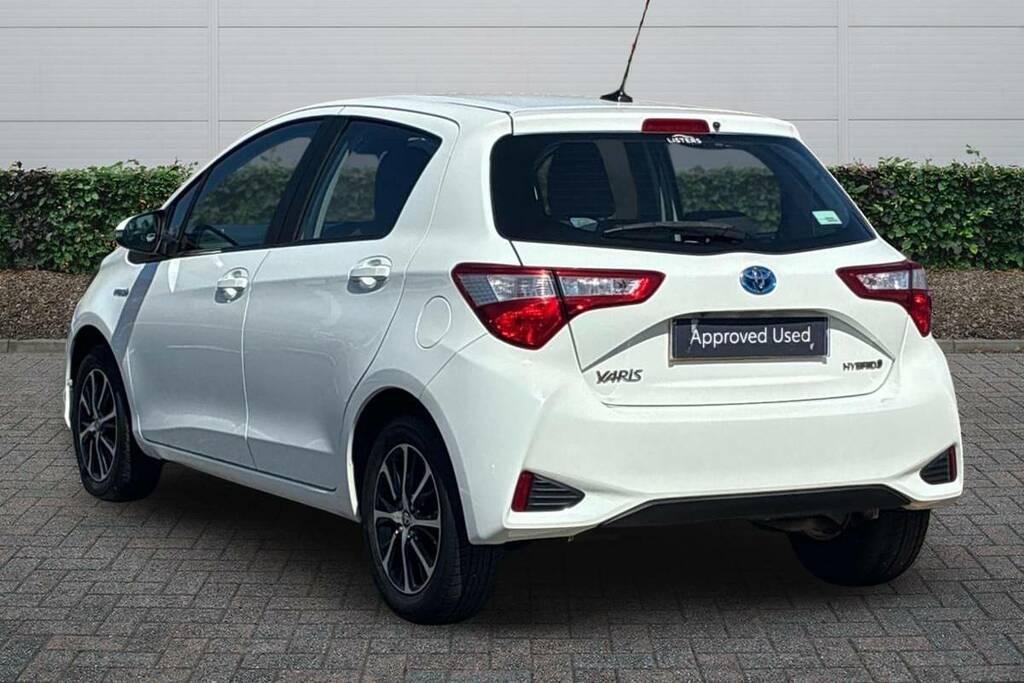 Toyota Yaris 1.5 Hybrid Icon Tech Cvt BX18WGC White #2