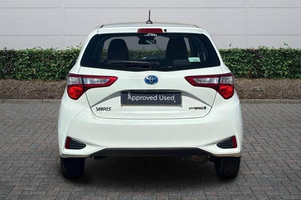 Toyota Yaris 1.5 Hybrid Icon Tech Cvt BX18WGC White #4