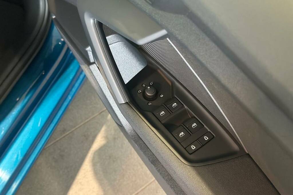 Audi A3 35 Tfsi Technik KU70ZTN Blue #5