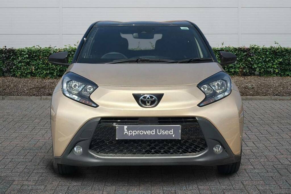 Toyota Aygo X 1.0 Vvt-i Edge Beige #3