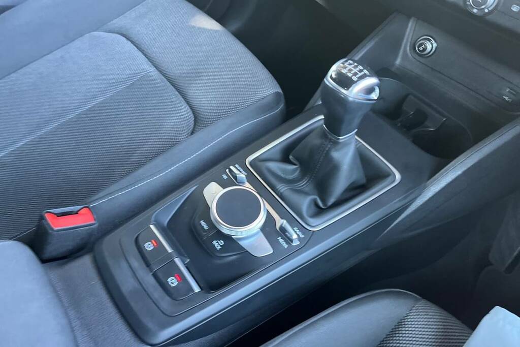 Audi Q2 30 Tfsi Sport BK23WSL Black #5