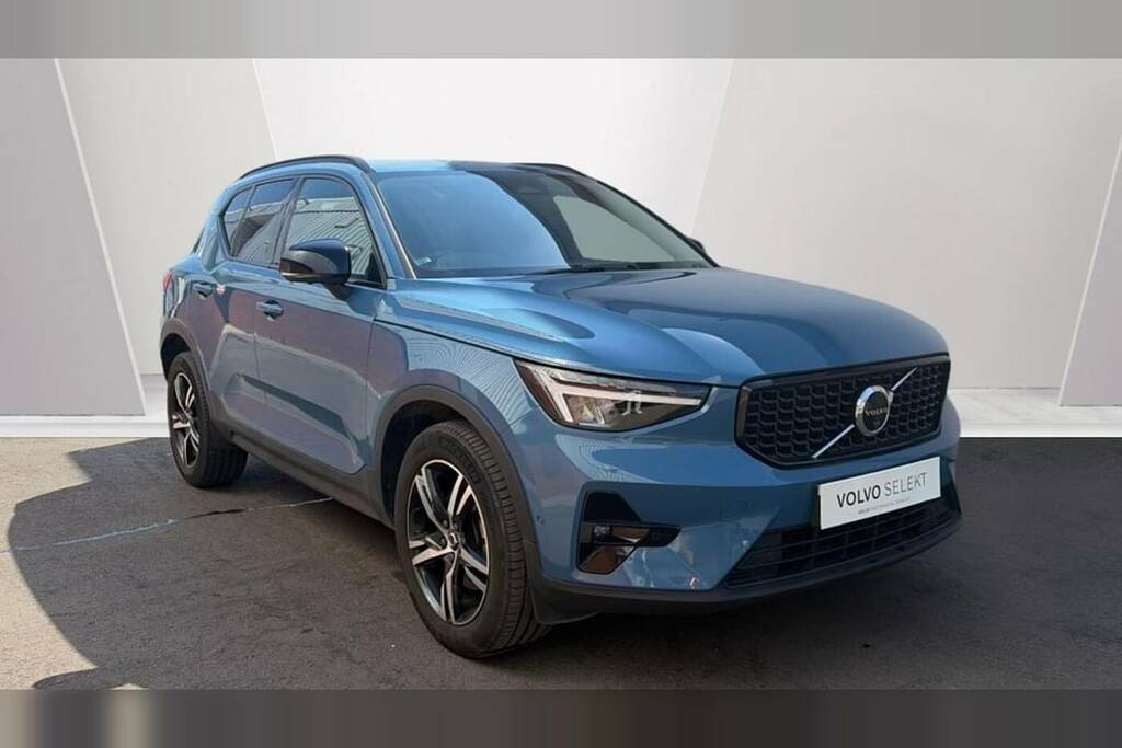 Volvo XC40 2.0 B3p Plus Dark Blue