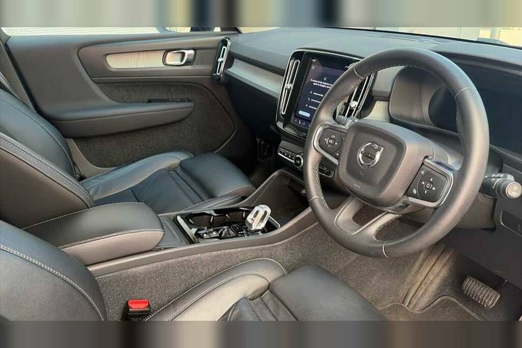 Volvo XC40 2.0 B3p Plus Dark CA23NUV Blue #4