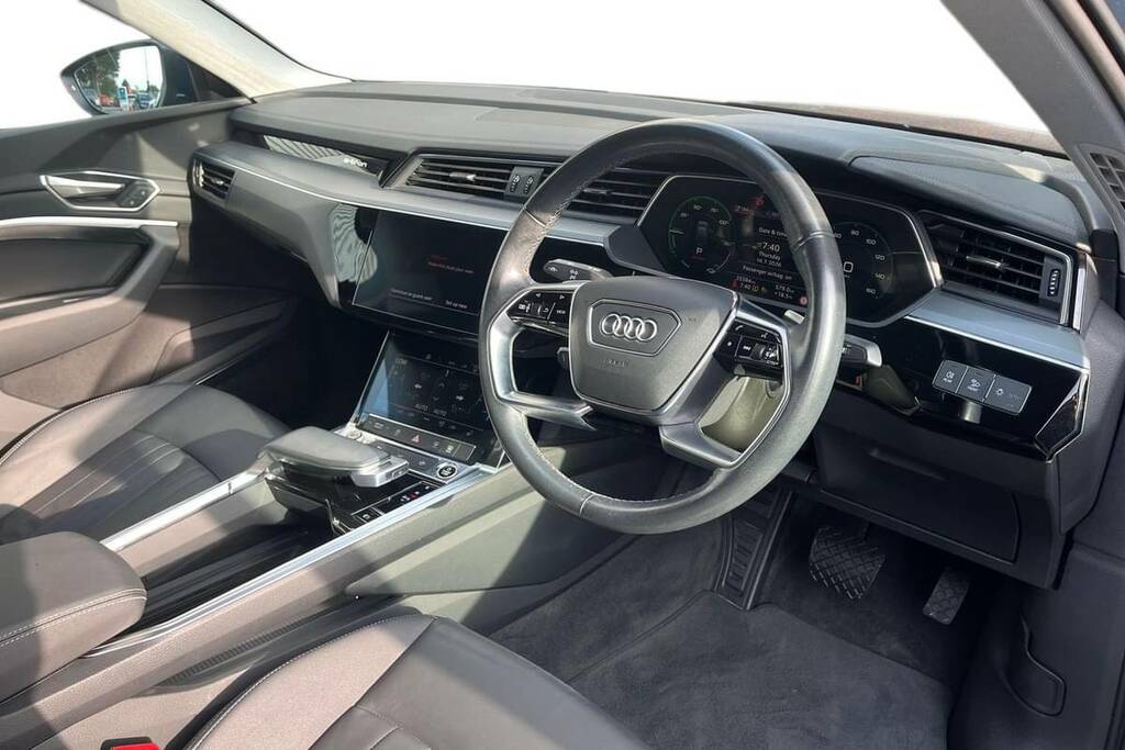Audi Q8 e tron 250Kw 50 Quattro 95Kwh Sport Blue #4