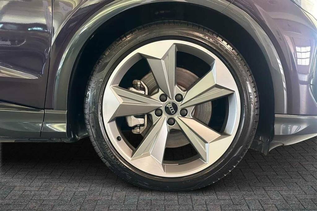 Audi Q4 E Tron 210Kw 45 82Kwh Black Edition KM75VVZ Purple #5