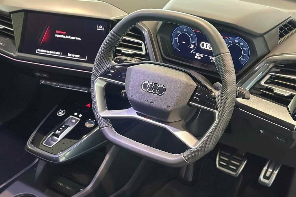 Audi Q4 E Tron 210Kw 45 82Kwh Black Edition KM75VVZ Purple #6