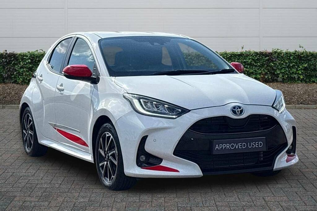 Toyota Yaris 1.5 Hybrid Design Cvt Nav White