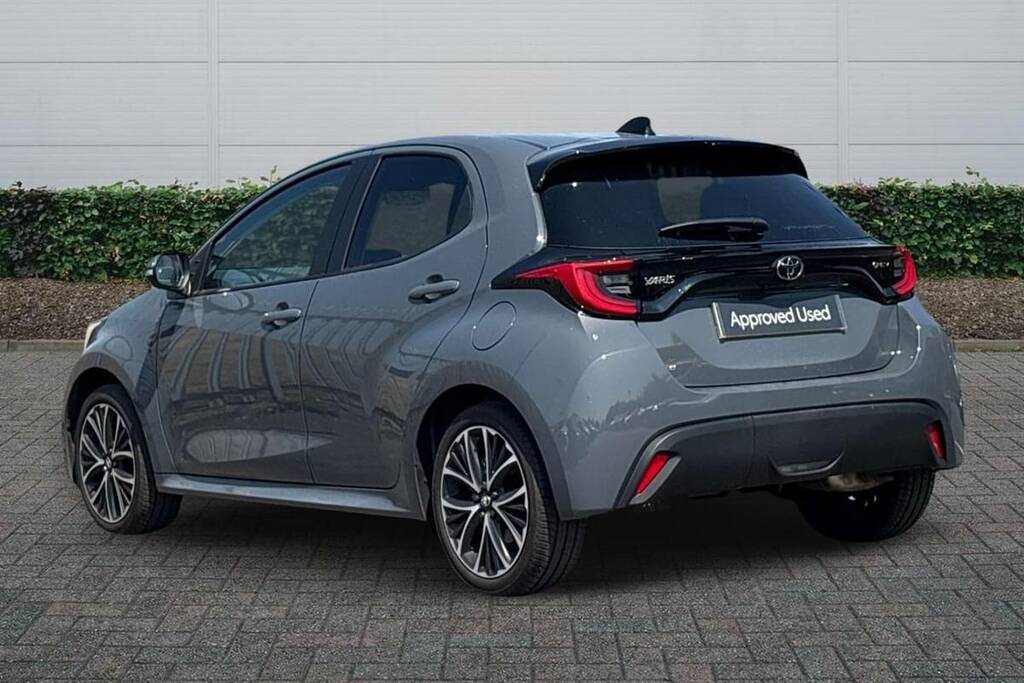 Toyota Yaris 1.5 Hybrid Design Cvt Grey #2