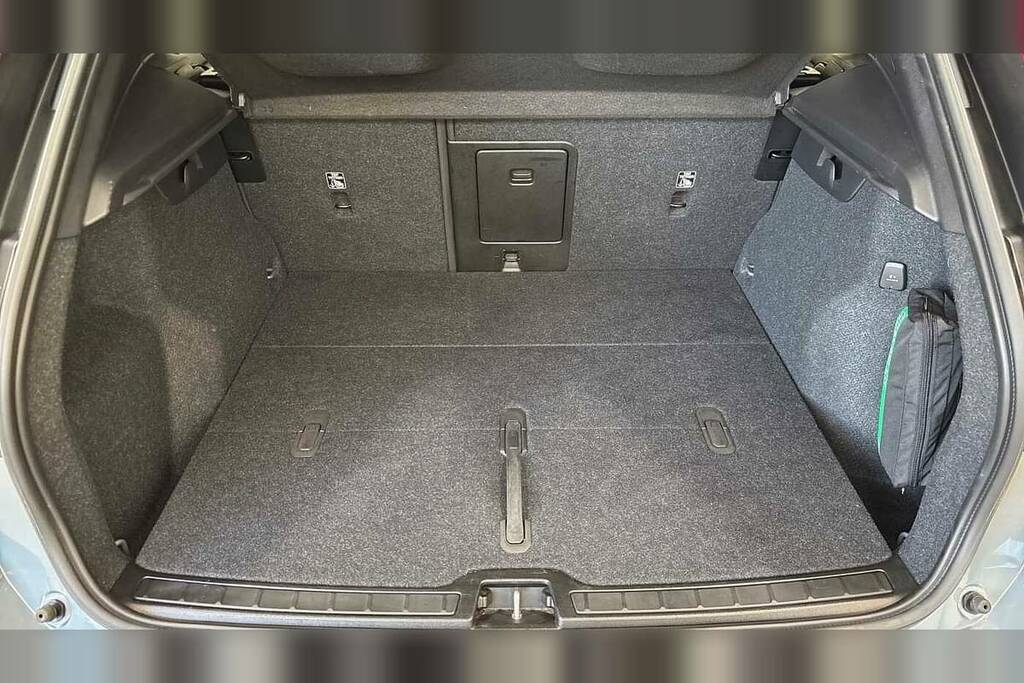 Volvo XC40 2.0 B3p Plus Dark Grey #5