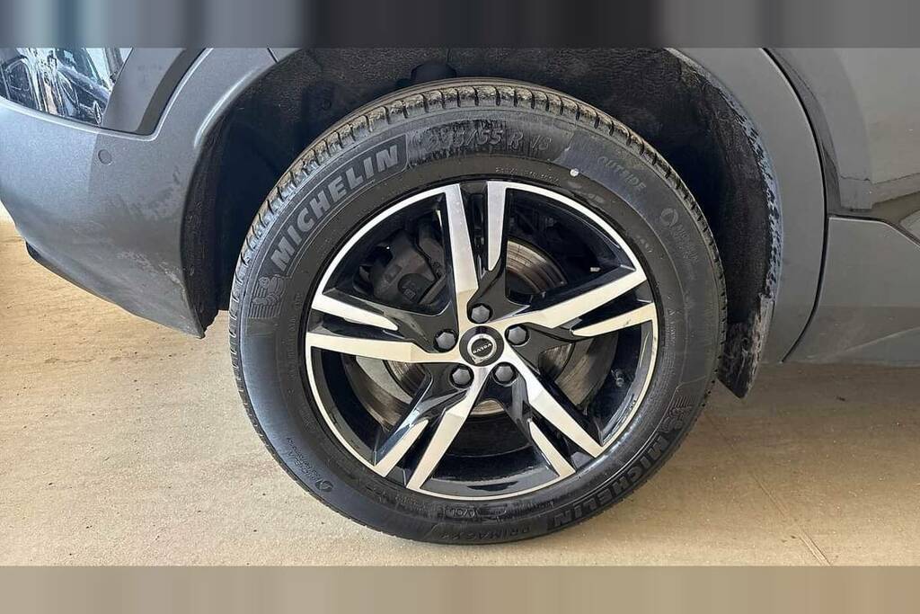 Volvo XC40 2.0 B3p Plus Dark Black #4