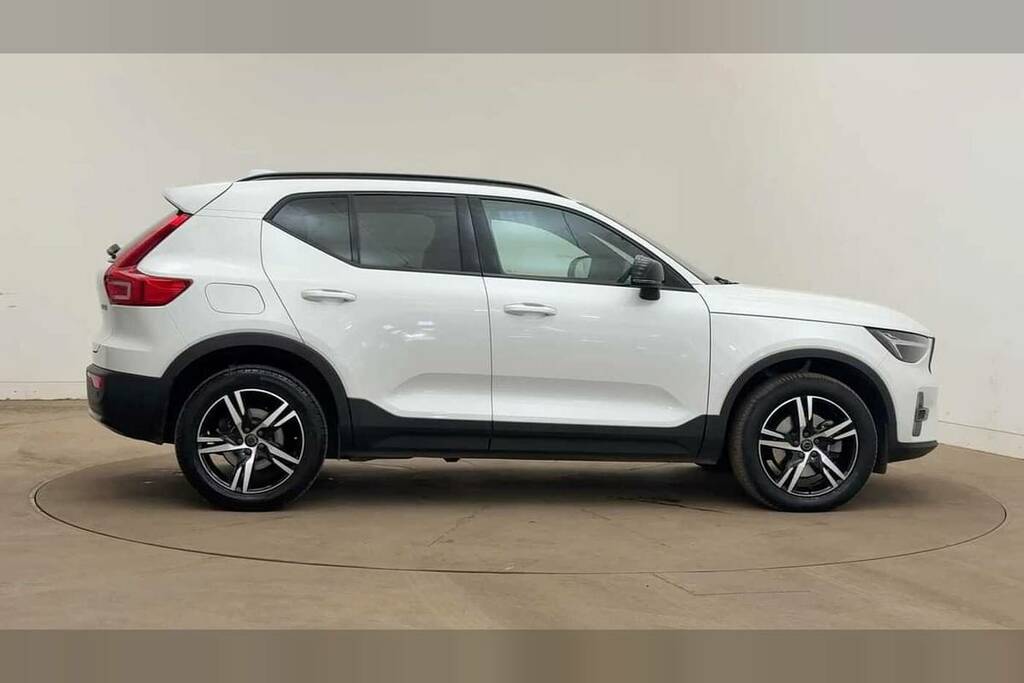 Volvo XC40 2.0 B4p Plus Dark Awd White #2