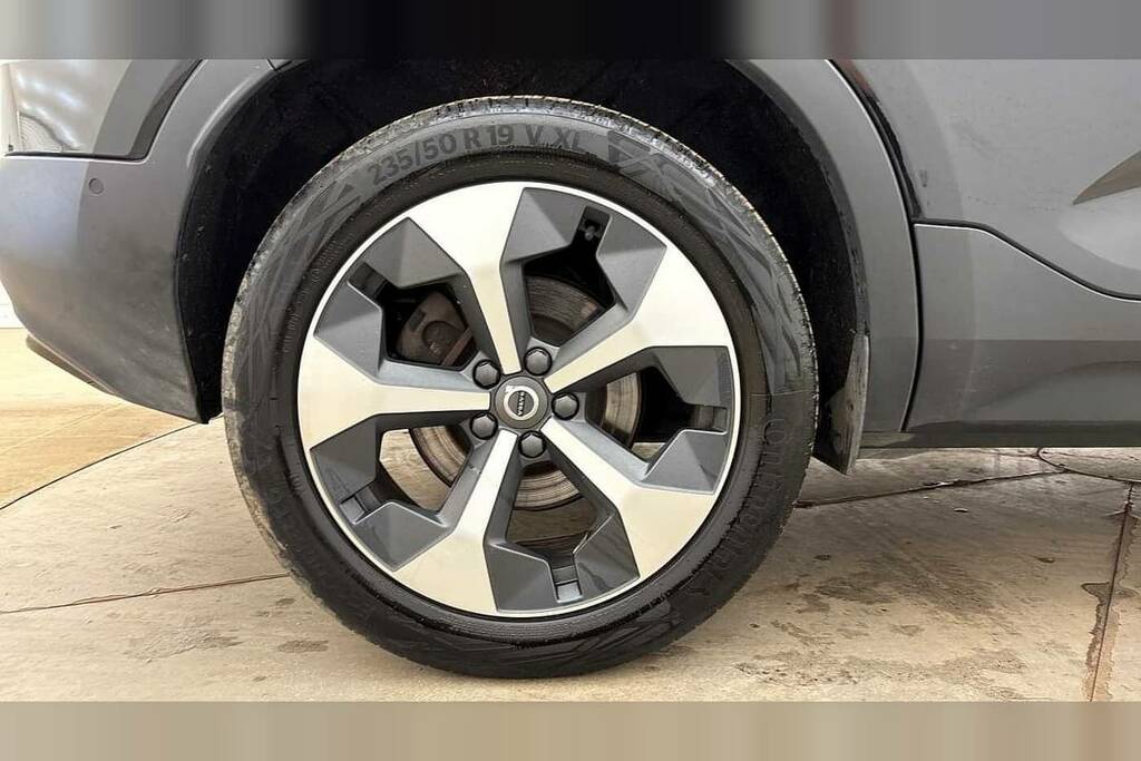 Volvo XC40 2.0 B4p Ultimate Dark Black #4
