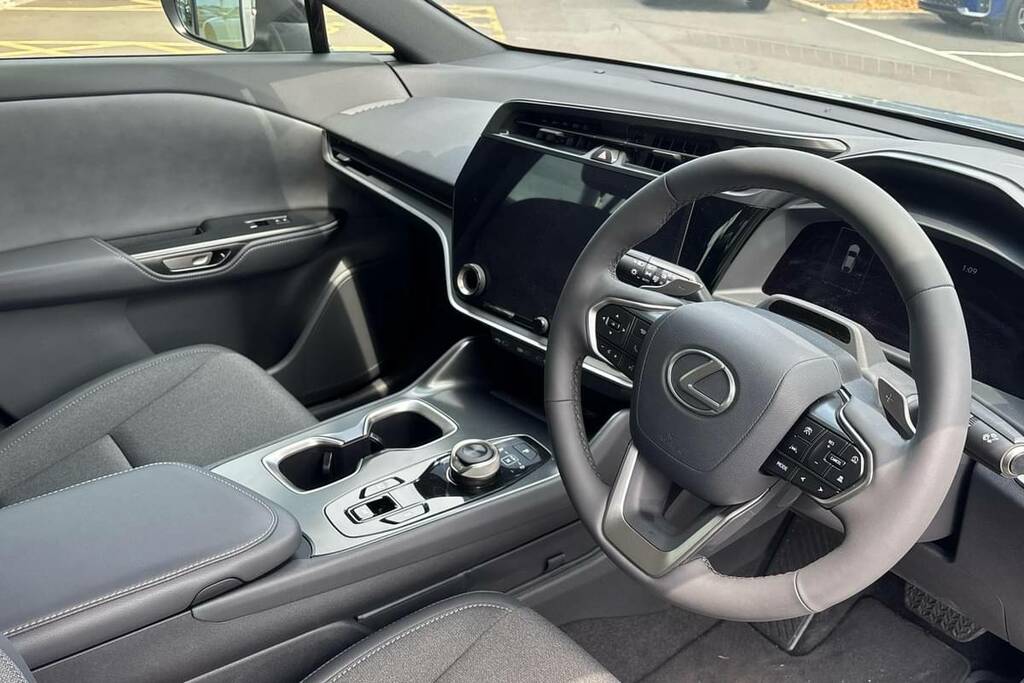Lexus RZ 450E 230Kw Direct4 Urban 71 Kwh #6