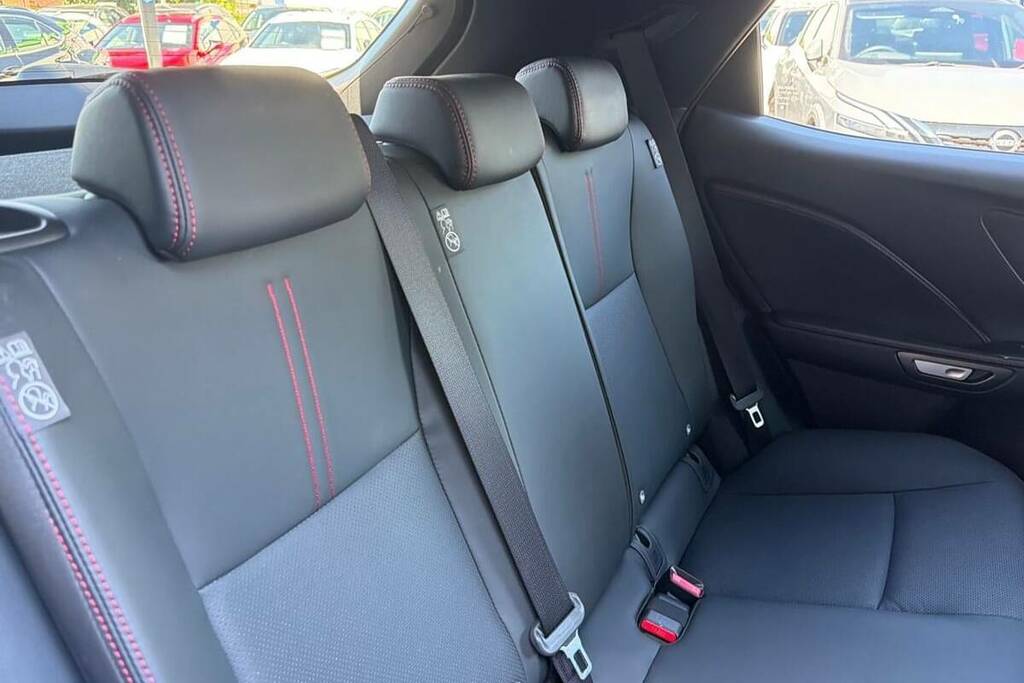 Lexus LBX 1.5 Vvt-ie Premium E-cvt Euro 6 Ss Silver #19