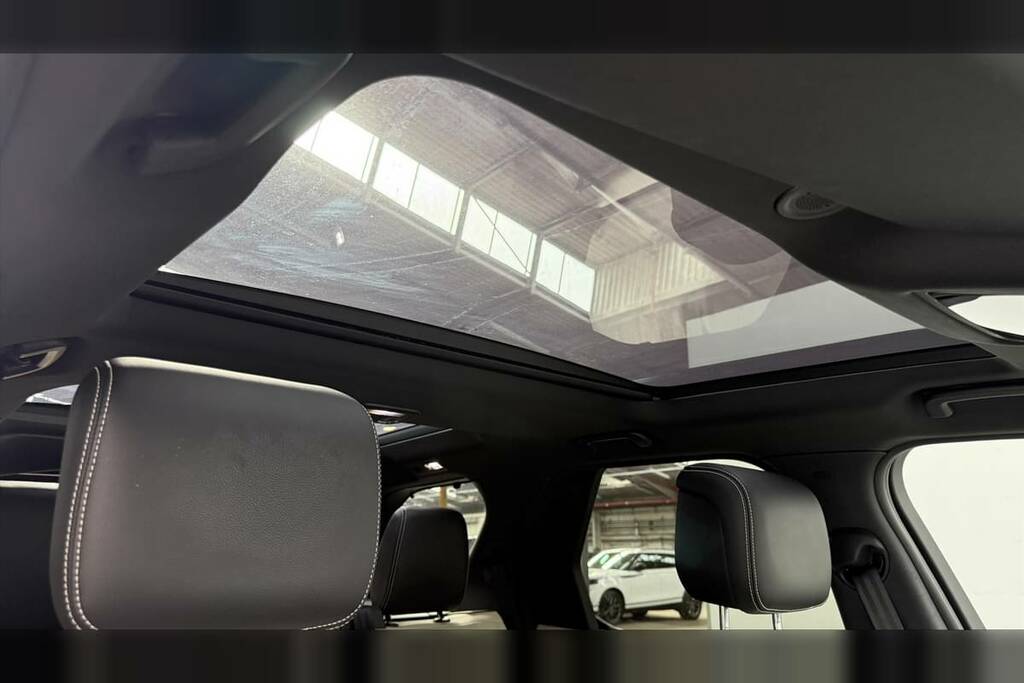 Land Rover Discovery 2022 1.5 P300e 12.2Kwh Urban Edition Suv Petro Black #20