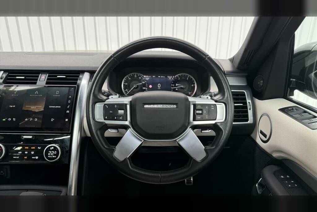 Land Rover Discovery 2022 1.5 P300e 12.2Kwh Urban Edition Suv Petro Black #15