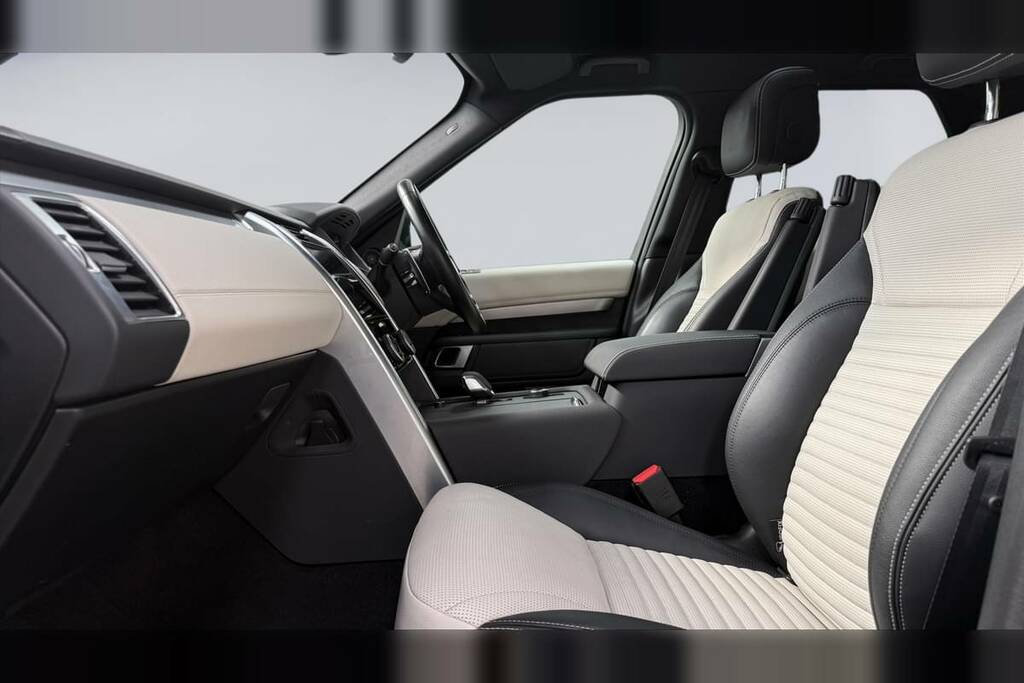 Land Rover Discovery 3.0 D300 R-dynamic Se Black #3