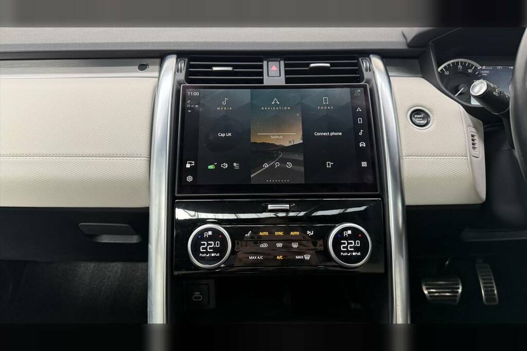 Land Rover Discovery 2022 1.5 P300e 12.2Kwh Urban Edition Suv Petro Black #14