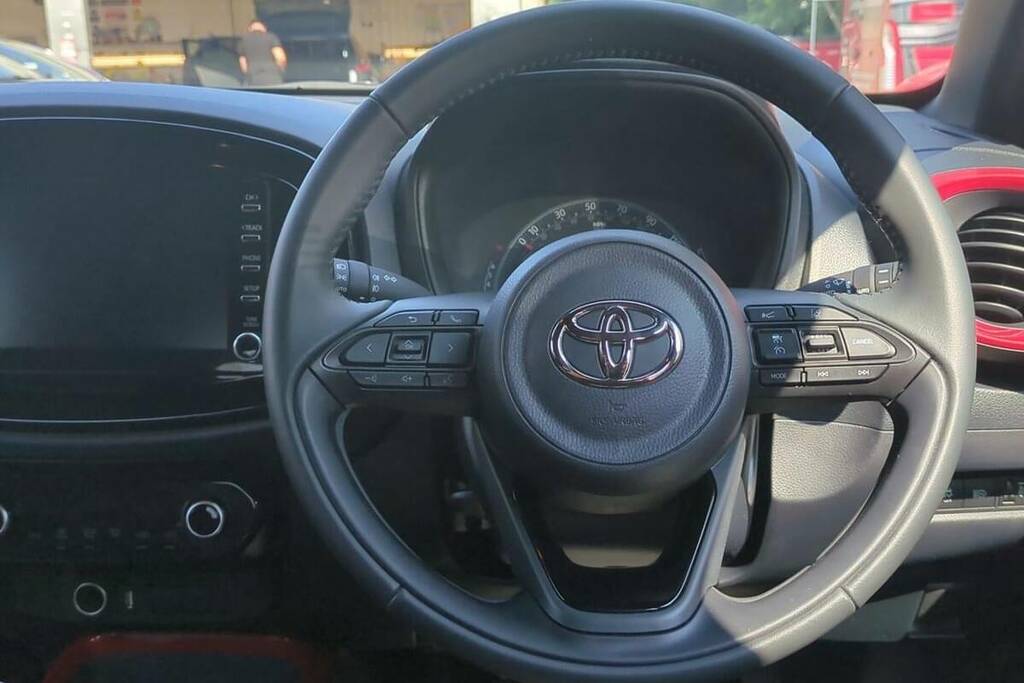 Toyota Aygo X 1.0 Vvt-i Limited Edition Canvas Roof Euro 6 S Green #15