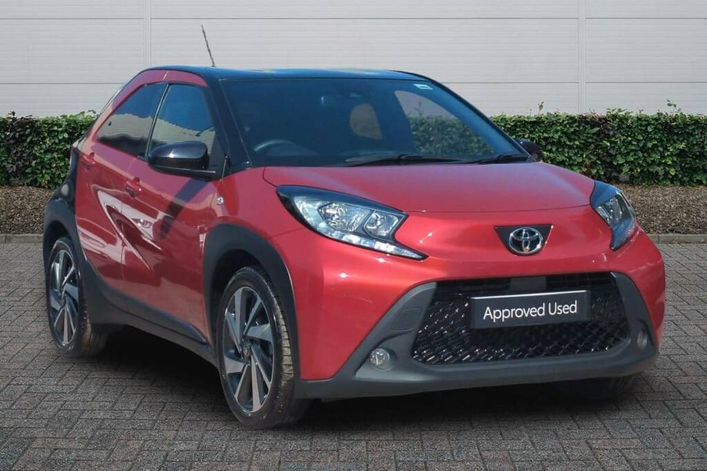 Toyota Aygo X 1.0 Vvt-i Edge Parking Red
