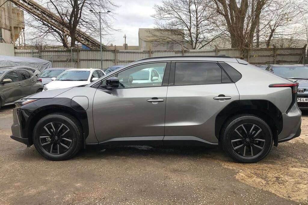 Toyota bZ4X 165Kw Design 73Kwh VN75CVO Silver #6