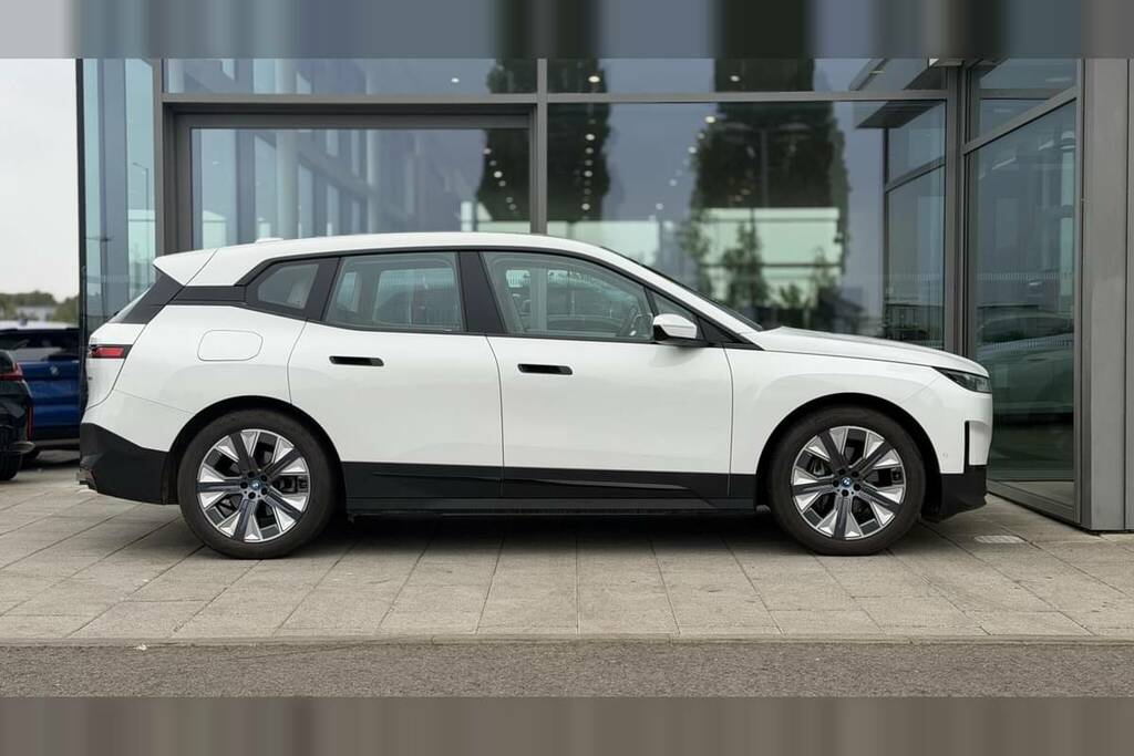 BMW iX 385Kw Xdrive50 Sport 111.5Kwh White #3