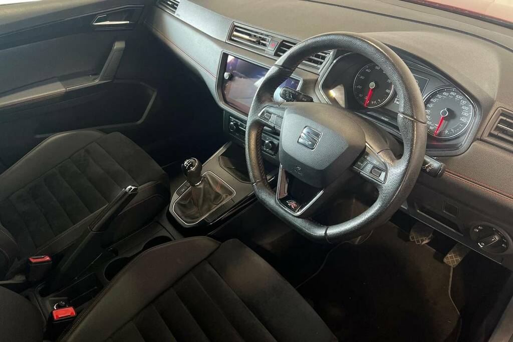 Seat Arona 1.0 Tsi 115 Fr Sport Red #4