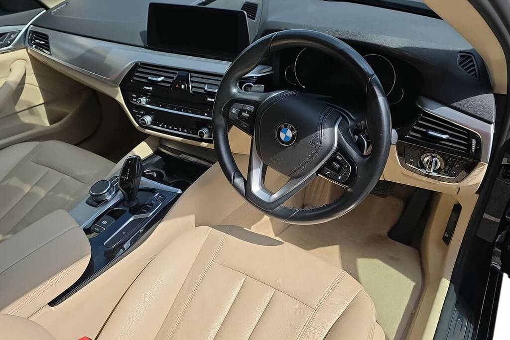 BMW 5 Series 530I Se Blue #4