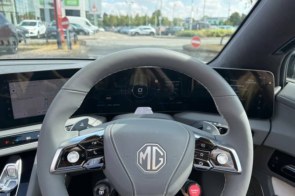 MG Cyberster 375Kw Gt Dual Motor 77 Kwh Awd Silver #3