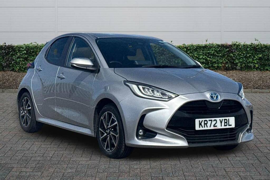Toyota Yaris 1.5 Hybrid Design Cvt Silver