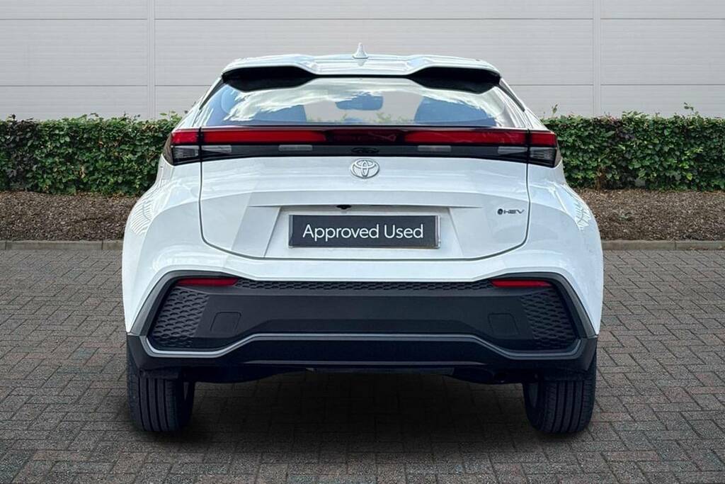 Toyota C-Hr 1.8 Hybrid Icon Cvt GX25ZFO White #3