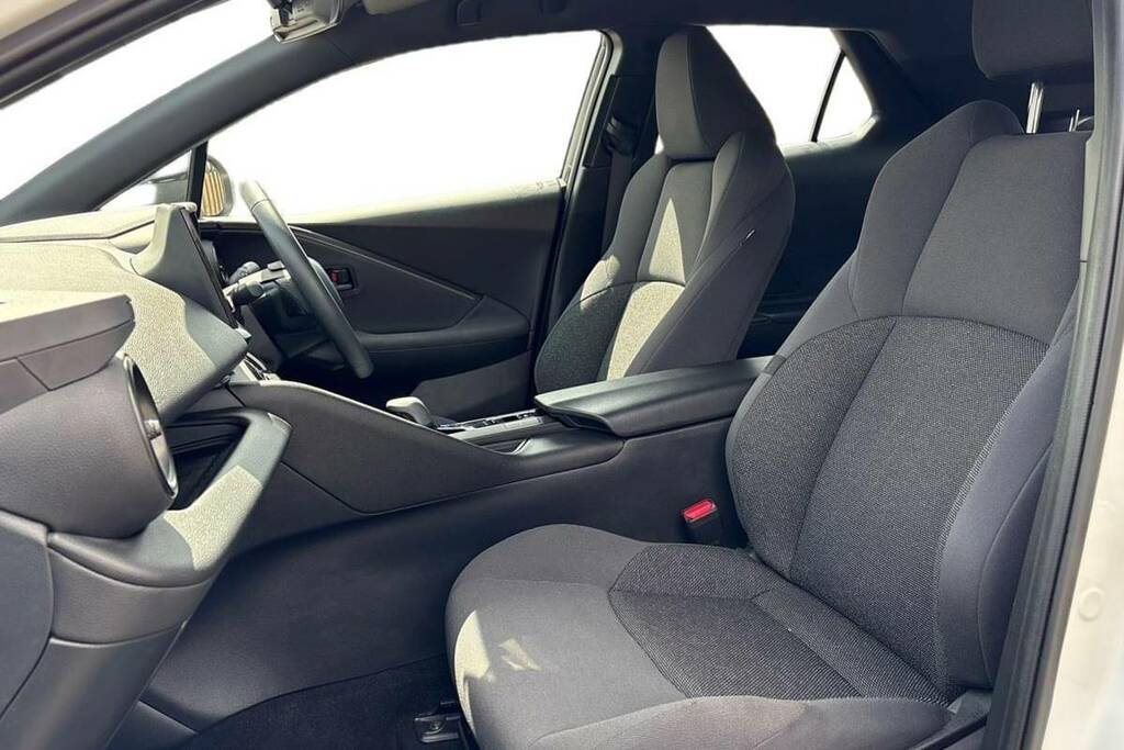 Toyota C-Hr 1.8 Hybrid Icon Cvt GX25ZFO White #6