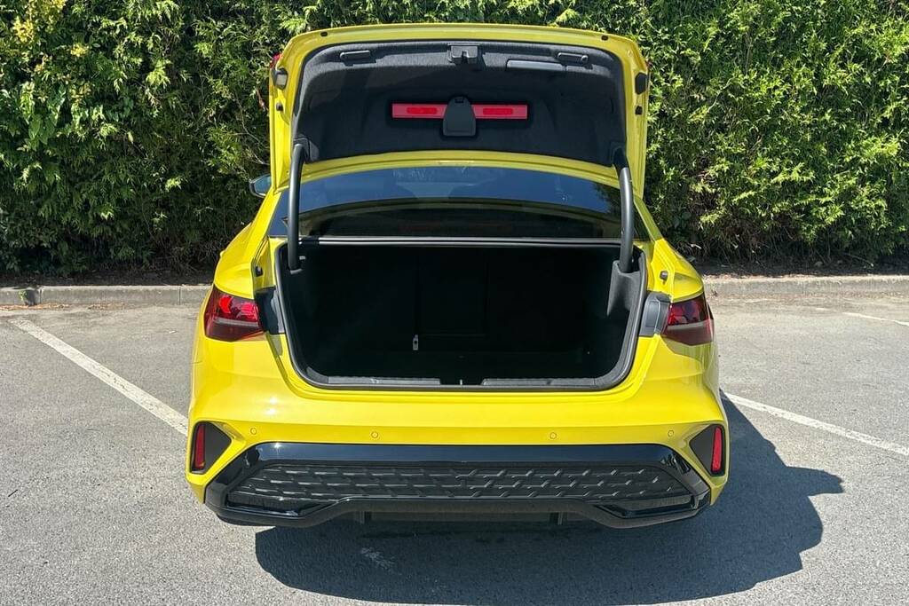 Audi A3 35 Tfsi Black Edition S Tronic Yellow #2