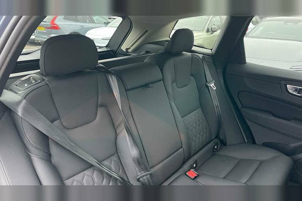 Volvo XC60 Plus Red #11