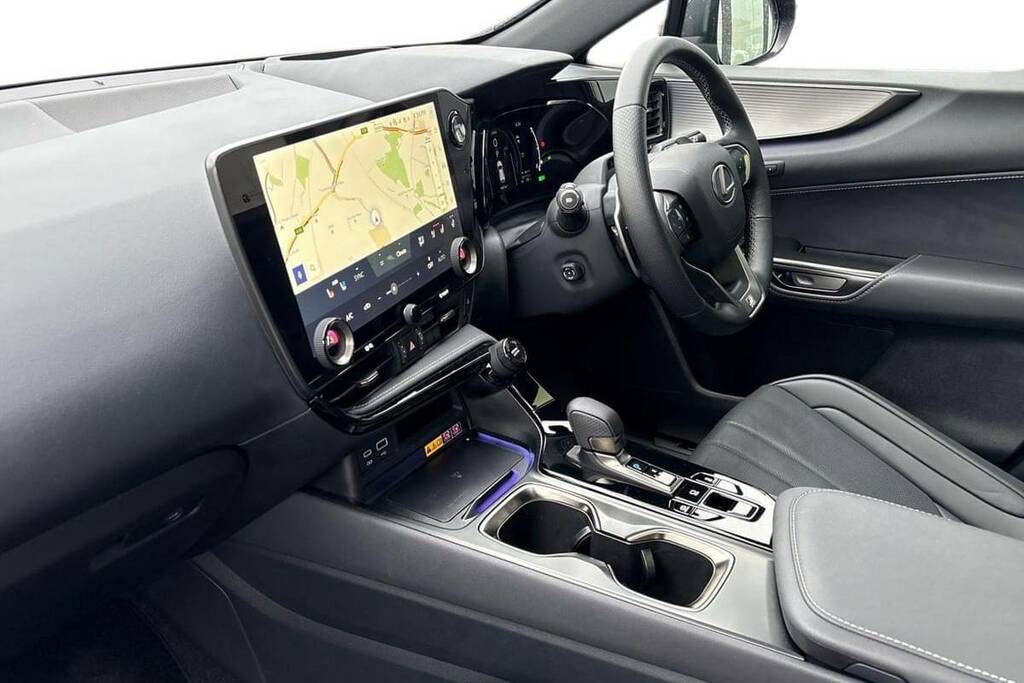 Lexus NX Premium Black #7