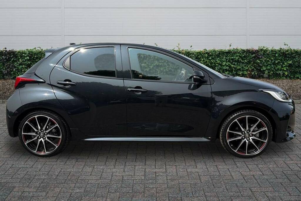 Toyota Yaris 1.5 Hybrid Gr Sport Cvt Black #5
