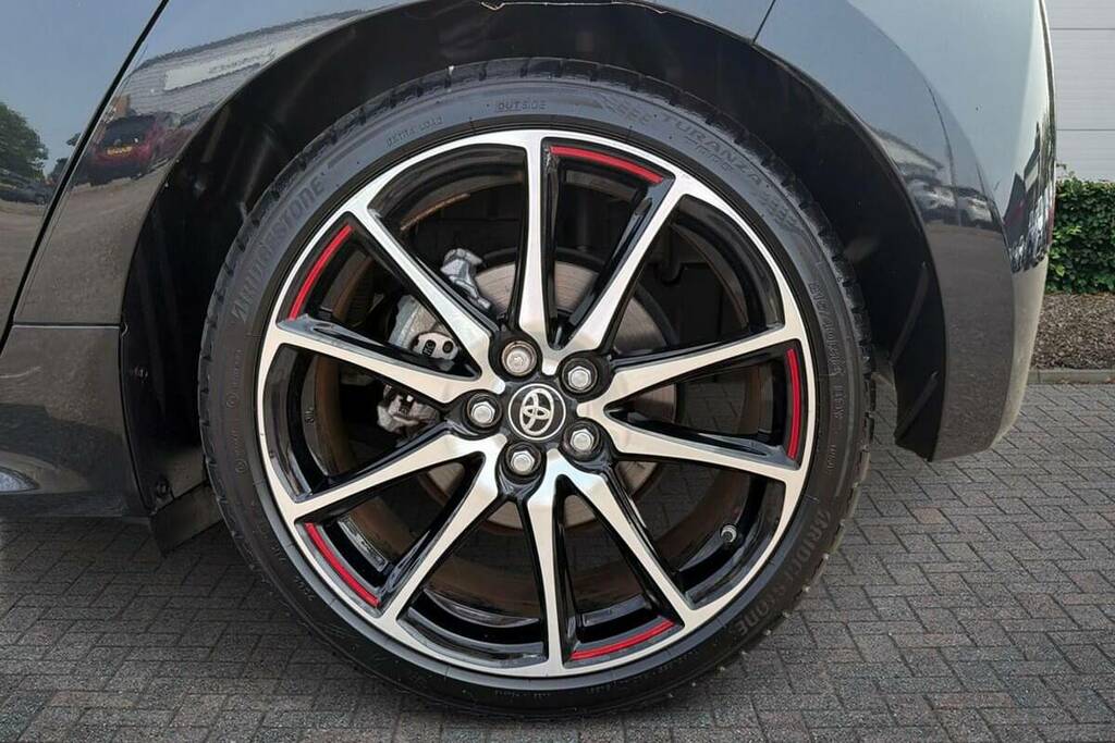 Toyota Yaris 1.5 Hybrid Gr Sport Cvt Black #6