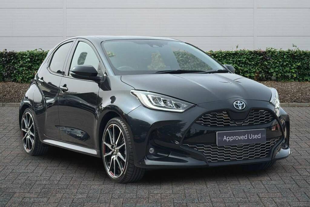 Toyota Yaris 1.5 Hybrid Gr Sport Cvt Black