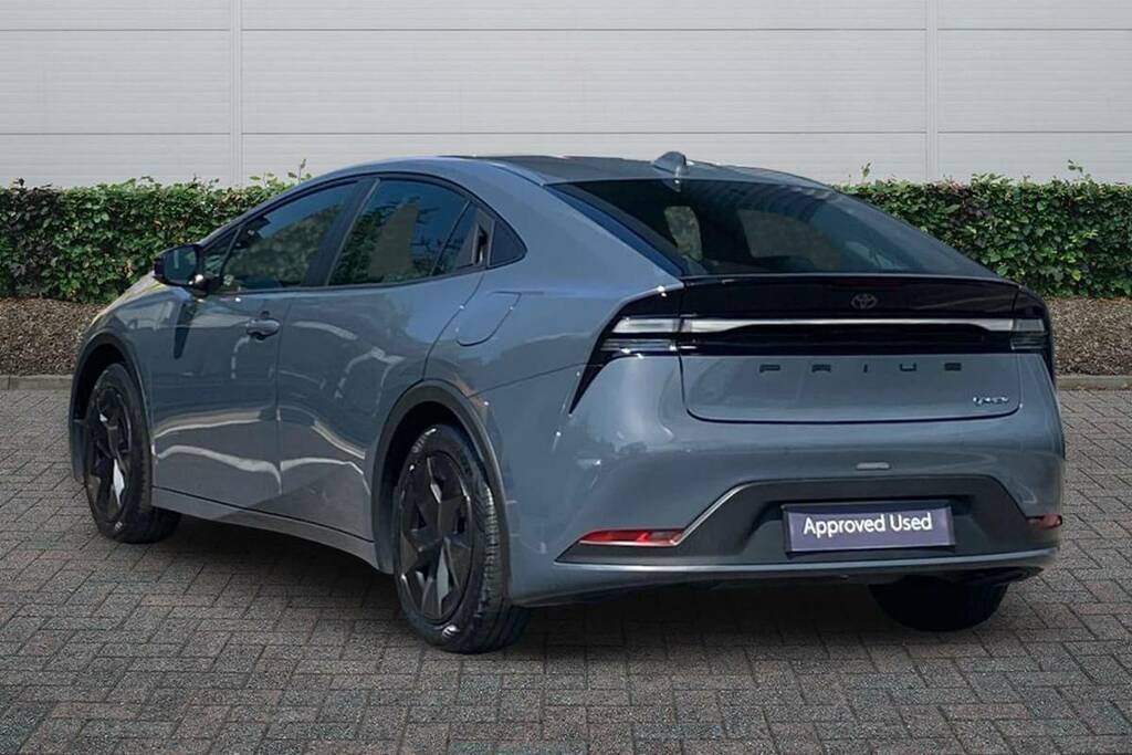Toyota Prius 2.0 Phev Design Cvt #2